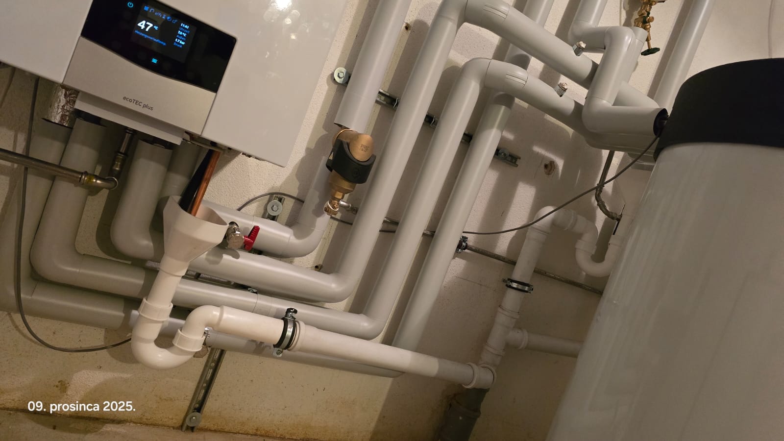 Detailgenaue Rohrisolierung