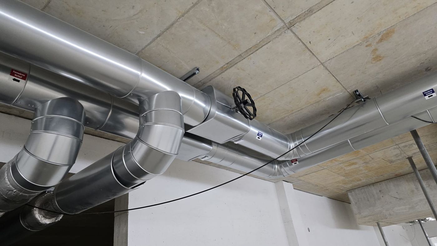 Rohrnetz mit Blechschutz